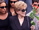 Dulce Figueiredo acompanha o cortejo do ex-presidente João Figueiredo, no cemitério São Francisco Xavier, no Rio de Janeiro
