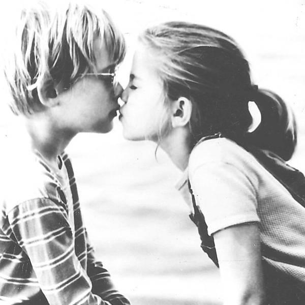 Em "Meu Primeiro Amor" de 1991, Macaulay e a atriz Anna Chlumsky 