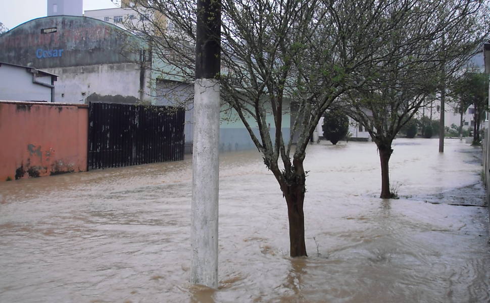 Chuva Em Santa Catarina Cotidiano Fotografia Folha De S Paulo