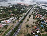 Vista aérea de area inundada em Ayutthaya, na Tailândia 