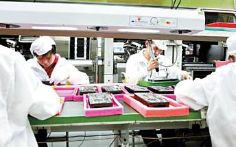 Linha de produo de unidade da Foxconn em Shenzhen, na Provncia de Guangdong (China); projeto da empresa no Brasil conta com trs etapas