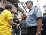 A delegada-chefe da Polícia Civil do Rio, Marta Rocha, visita a favela da Rocinha com o comandante da Policia Militar, Erir da Costa Filho Leia mais