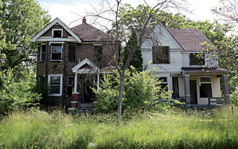 Casas abandonadas em Detroit, Michigan, nos Estados Unidos; a cidade perde, em mdia, 150 mil pessoas por dcada