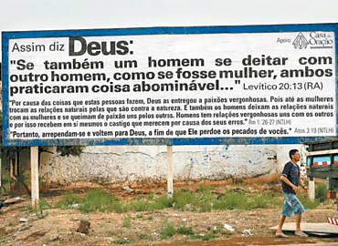 Outdoor colocado por igreja evanglica em frente  Cmara de Ribeiro Preto e que gerou reclamaes de grupos gays
