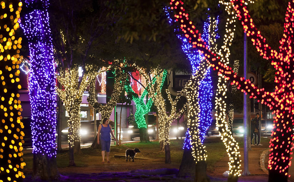 Decoração De Natal Nas Ruas De São Paulo - 20/03/2019 - Cotidiano ...