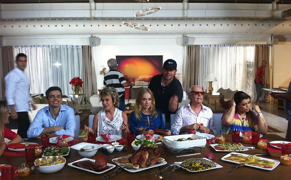 Otaviano Costa, Ana Maria Braga, Angélica, Ney Latorraca e Preta Gil gravam o "Estrelas" de Natal Otaviano Costa, Ana Maria Braga, Angélica, Ney Latorraca e Preta Gil gravam o "Estrelas" de Natal