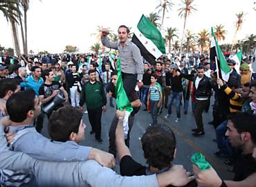 Protesto de srios contra Assad em Trpoli, capital da Lbia