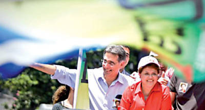 Fernando Pimentel e Dilma em carreata em Minas na vspera do 2 turno de 2010