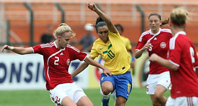 Seleo Feminina vence a Dinamarca por 2 a 1