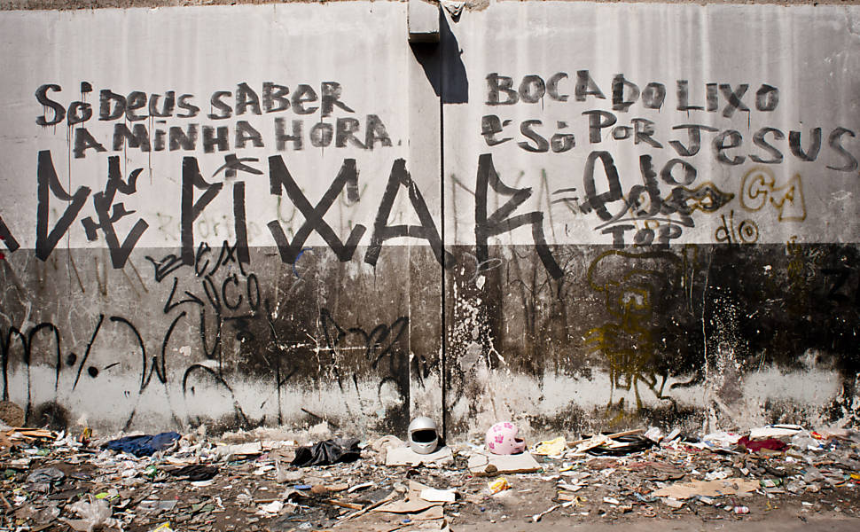Prédios abandonados que serviam de moradia aos usuários de crack após ação de limpeza da PM no local Leia mais Prédios abandonados que serviam de moradia aos usuários de crack após ação de limpeza da PM no local Leia mais