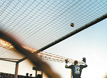 Marcos em jogo contra o So Paulo pelo Brasileiro-09, no Morumbi