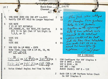 Foto do "checklist" mostra os clculos feitos pelo comandante da Apollo 13, James Lovell