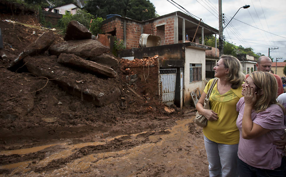 Chuvas Em Sapucaia Cotidiano Fotografia Folha De S Paulo