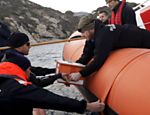Guarda Costeira italiana recupera caixa preta do Costa Concordia; ao menos 53 brasileiros estavam em navio na Itália Leia mais 