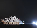 Guarda Costeira italiana continua trabalhando no local de naufrágio do Costa Concordia; ao menos 53 brasileiros estavam em navio na Itália Leia mais 