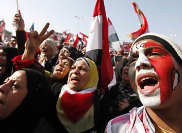 Manifestantes participam de protesto no Cairo no aniversrio de 1 ano da revolta egpcia