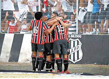 Willian Jos comemora seu primeiro gol em Campinas