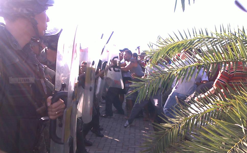 Greve Da Pm Em Salvador Cotidiano Fotografia Folha