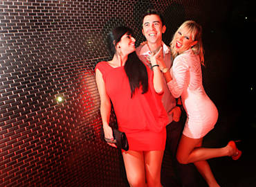 Leonardo Cardoso no clube Disco com a atriz Suellen Andrade( esq.) e a modelo Day isidoro