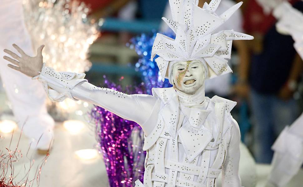 Desfile da escola de samba Mocidade com enredo "Por ti, Portinari: Rompendo a tela, à Realidade" Leia mais