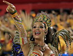 Luiza Brunet desfila na escola de samba Imperatriz Leopoldinense veja o Especial do Carnaval 2012