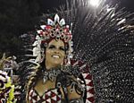 Renata Santos desfila na escola de samba Mangueira; veja o Especial do Carnaval 2012
