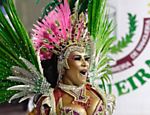 Scheila Carvalho desfila na escola de samba Mangueira; veja o Especial do Carnaval 2012