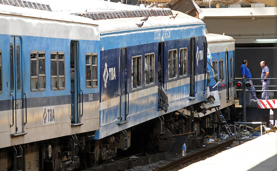 Trem colidiu na estação Once em Buenos Aires Leia mais