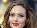 Angelina Jolie Leia mais