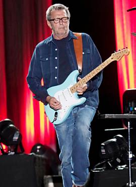 Eric Clapton toca com guitarra Fender em show em SP
