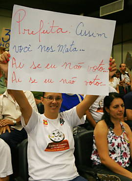 Servidores municipais fazem manifestao na Cmara de Ribeiro por reajuste salarial