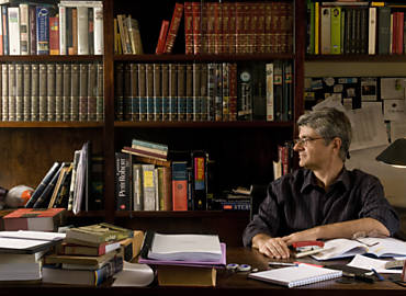 Oscar Pilagallo em seu escritrio