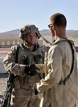 O militar Robert Bales ( esq.), na Califrnia, em agosto de 2011