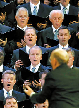 Coral de mrmons canta durante a 181 conferncia anual da religio, em Salt Lake City