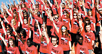 Em apenas seis dias, "Kony 2012" atingiu mais de 100 milhes de visualizaes, foi considerado o vdeo viral mais rpido da internet e levantou discusses.