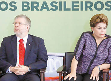 Ao lado do deputado Marco Maia (PT-RS), Dilma participa de cerimnia sobre educao rural