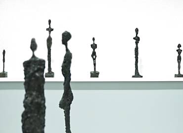 Esculturas de Alberto Giacometti em mostra na Pinacoteca do Estado de SP