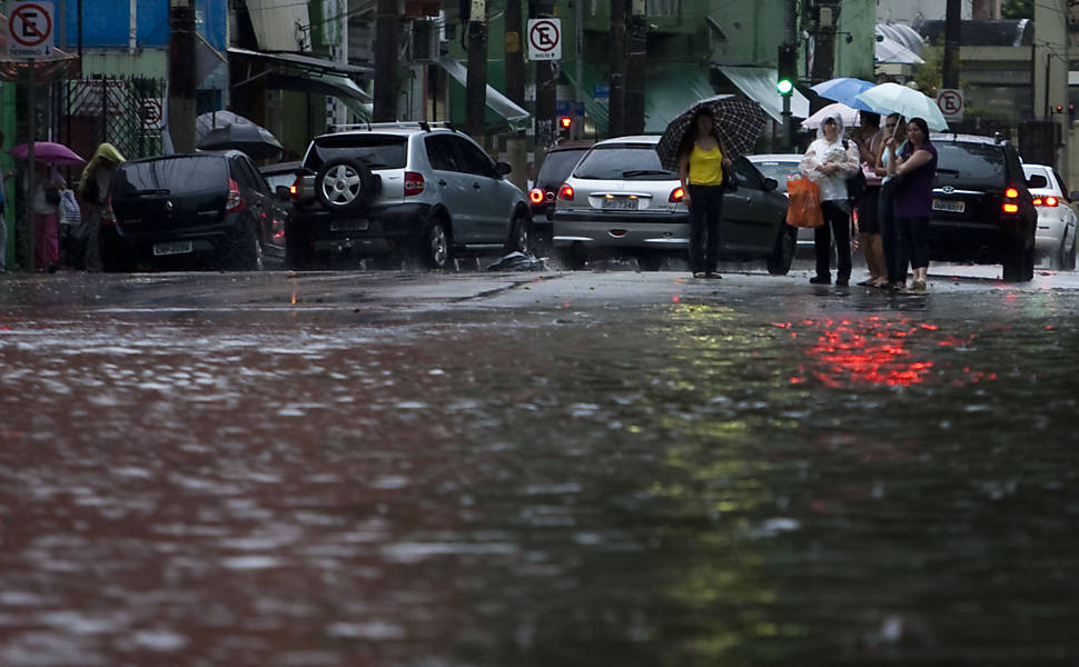 Chuva Em São Paulo 25062018 Cotidiano Fotografia Folha De Spaulo 