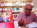 O escritor Millôr Fernandes durante lançamento de "O Livro Vermelho dos Pensamentos de Millôr", em São Paulo
