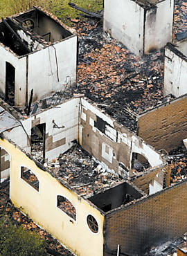Corpos de casal foram incendiados dentro de casa de luxo