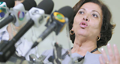 A ministra de Relaes Institucionais, Ideli Salvati, que anunciou a troca do indexador