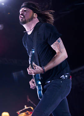 Dave Grohl, lder do Foo Fighters, durante show da banda ontem  noite, no Jockey Club