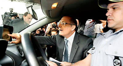 Alckmin conhece, em setembro, tablets j instalados em carros da PM da capital paulista