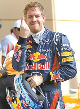 Vettel faz o gesto caracterstico aps sua 1 pole no ano