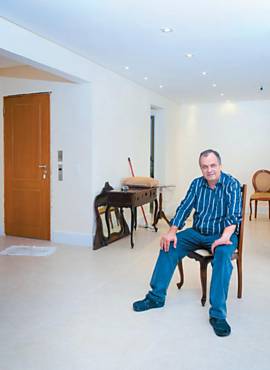 Edivaldo Bulba em seu novo apartamento, financiado, em So Bernardo do Campo (SP)