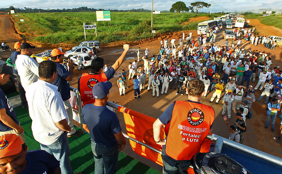 Comando de greve faz assembleia em trecho bloqueado da Transamazônica no primeiro dia de paralisação Leia mais