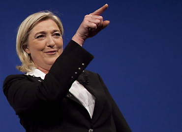 Marine Le Pen em discurso no domingo; ela no definiu se vai apoiar algum no 2 turno
