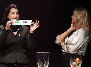 Paula e Hortncia participam do sorteio dos grupos de basquete da Olimpada-2012, no Rio