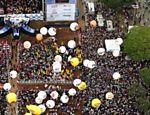 Trabalhadores comemoram Primeiro de Maio na praça Campo de Bagatelle, zona norte de São Paulo, promovido pela Força Sindical