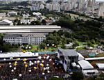 Trabalhadores comemoram Primeiro de Maio na praça Campo de Bagatelle, zona norte de São Paulo, promovido pela Força Sindical 